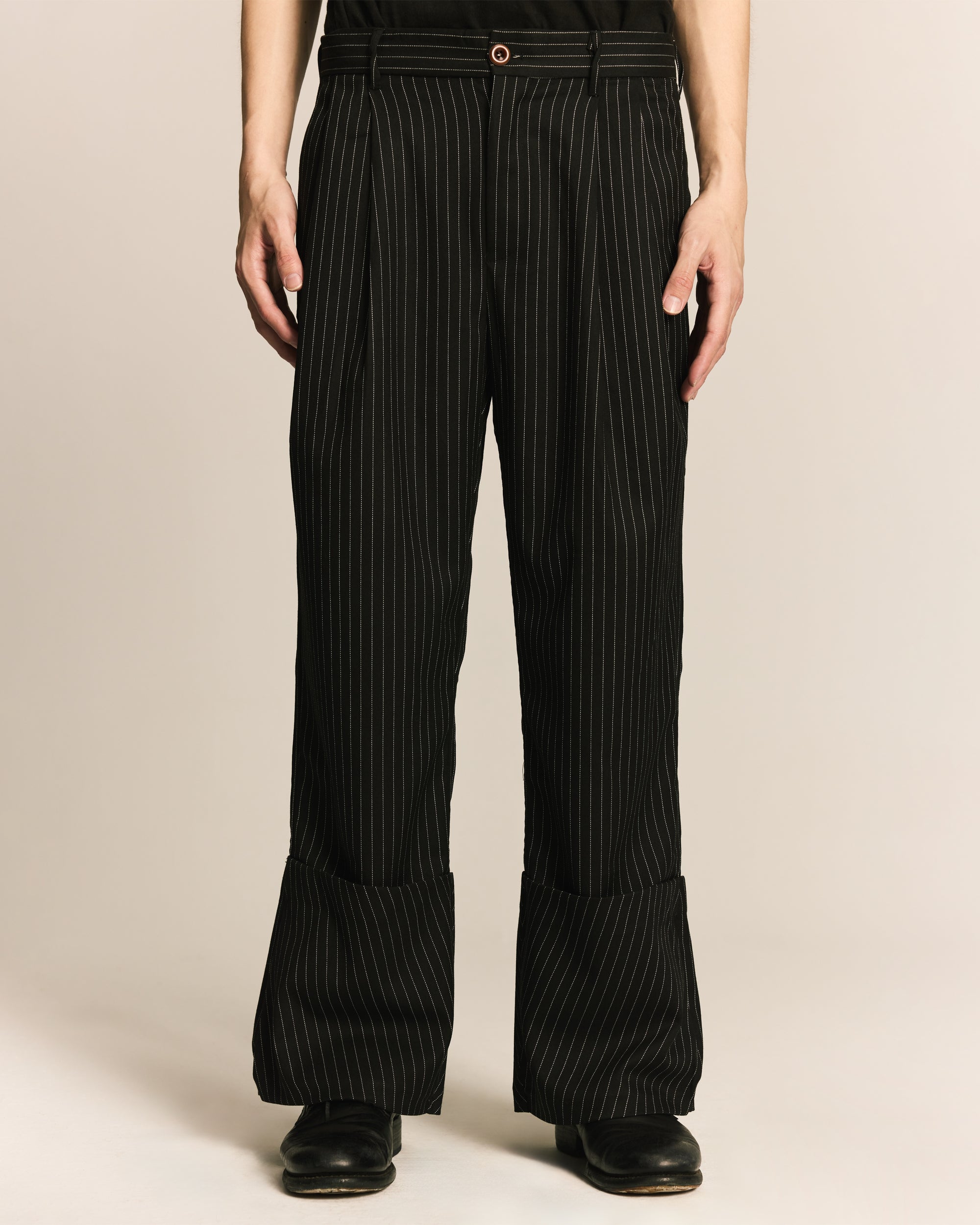 BLACK FOLDED PLEAT TROUSERS